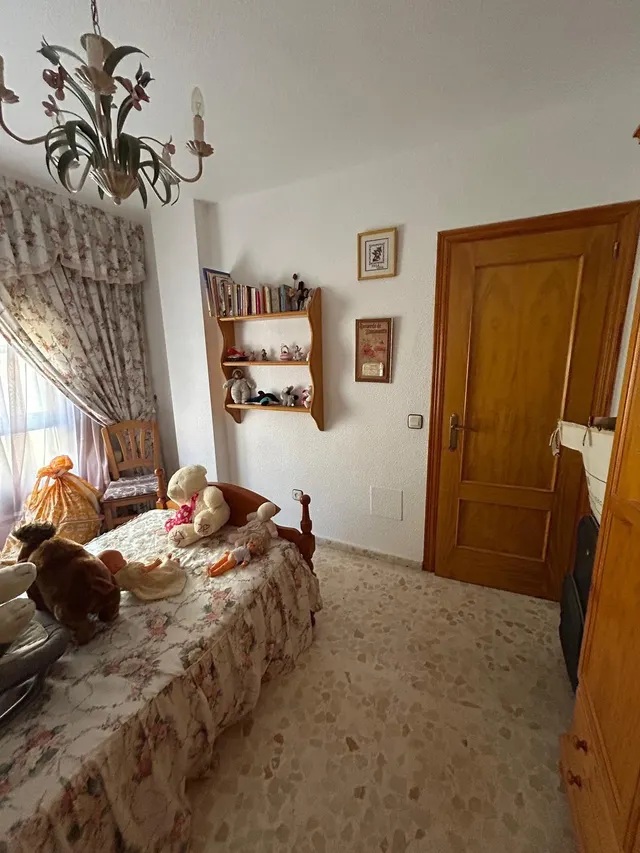VIVIENDA SOBRE LOCAL EN SANTA MARÍA DEL ÁGUILA — 8