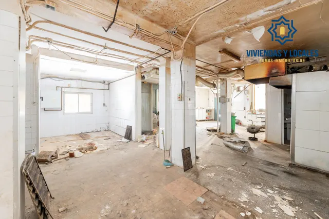 Local + vivienda en Avda. Cadiz — 43