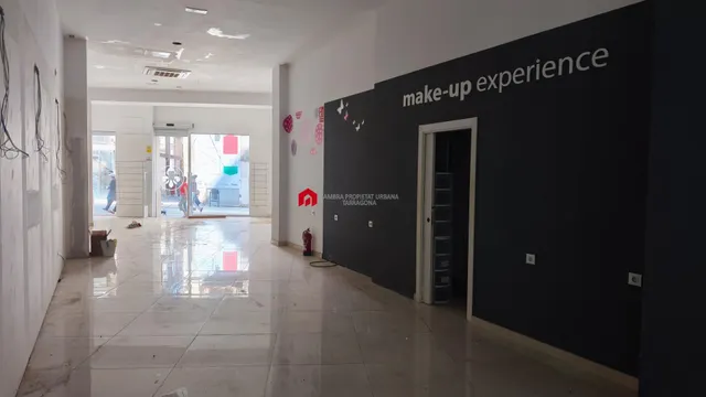 En venta local comercial en el centro de Tortosa. — 10