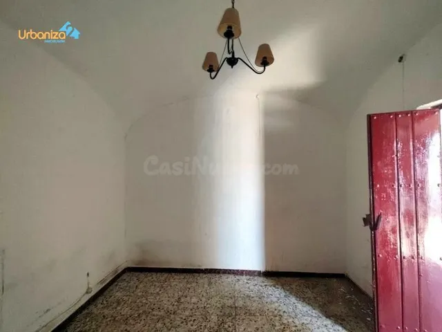 Casa con muchas posibilidades en pleno centro de Villanueva  - foto 4
