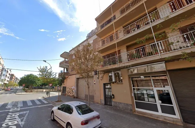 Se vende piso OKUPA en Lleida (Lleida). - foto 3