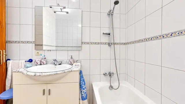 Vivienda unifamiliar de 194 m2 con patio privado y amplio garaje en Guayonje, Tacoronte — 19