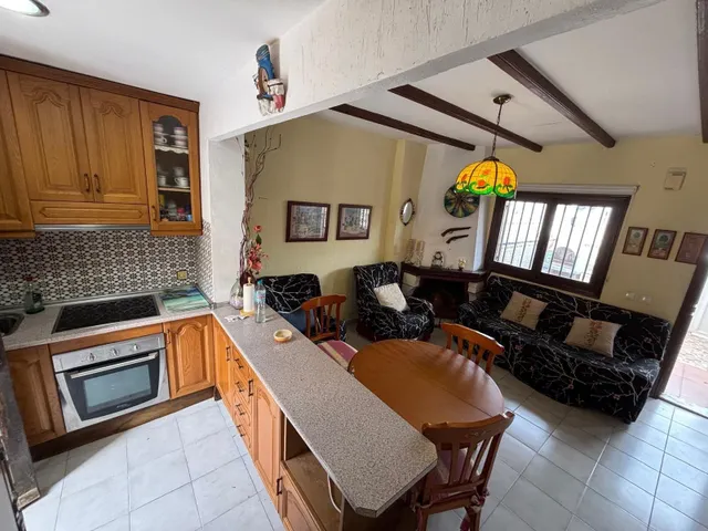 FABULOSA VIVIENDA ADOSADA, IDEAL PARA PAREJAS JOVENES, RODEADA DE TODOS LOS SERVICIOS — 9