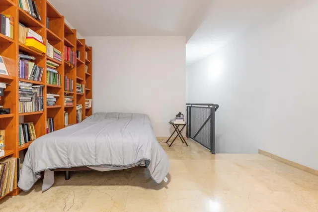 ¡Vive el Centro sin ruido! 180m2 construidos, 4 dormitorios, patio, garaje y trastero en calle Inocentes — 27
