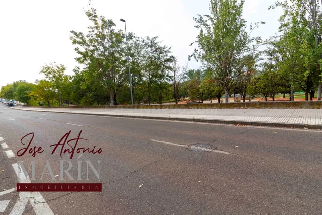 PLAZA DE GARAJE EN VENTA EN RONDA SUR!!! - foto 3