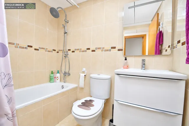 **AMPLIO PISO DE 3 habitaciones CON BALCÓN Y TERRAZA EN LA RÀPITA** — 21