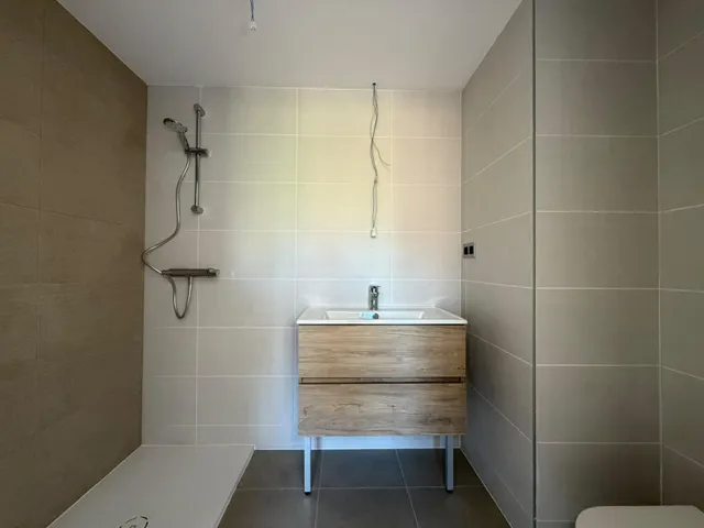 Tu nuevo hogar a estrenar en el Centre de Sabadell: 2 habitaciones, 2 baños, balcón, parking y trastero incluidos — 19