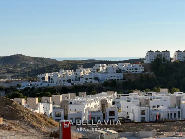 Villa moderna con sótano y piscina privada en venta en Finestrat - Benidorm — 38