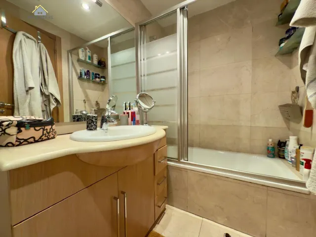 Bonito piso en venta en la Seu d'Urgell, edificio moderno con Box individual para dos coches. — 12