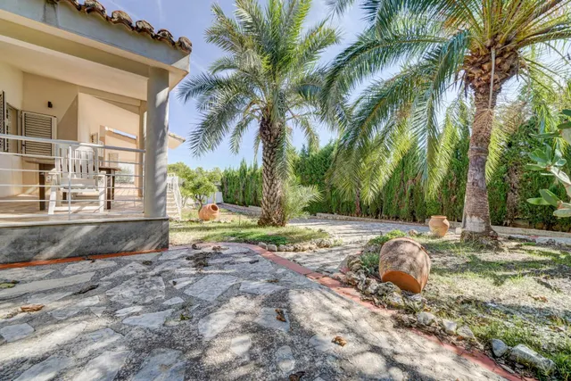 Chalet en una planta con 5 habitaciones a un paso del centro - foto 4