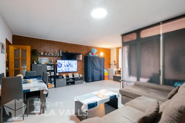 PISO CÉNTRICO CON BALCÓN, AMPLIOS ESPACIOS Y TERRAZA COMUNITARIA — 6