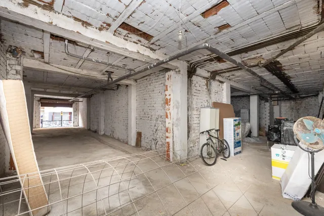 Local comercial de 150 m2 entre Camino de Ronda y Alhamar – doble acceso — 9
