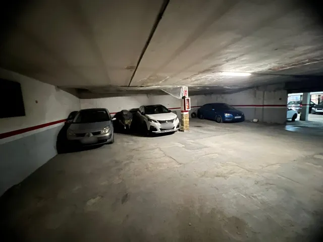 IDEAL INVERSORES. Se vende garaje con 16 plazas de coche alquiladas en la zona del Escorxador. — 6
