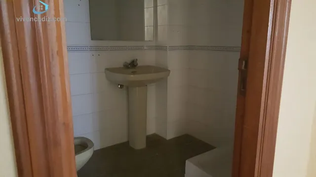 IDEAL INVERSORES. 320 METROS A REFORMAR. PARA OFICINAS O PISOS. — 3
