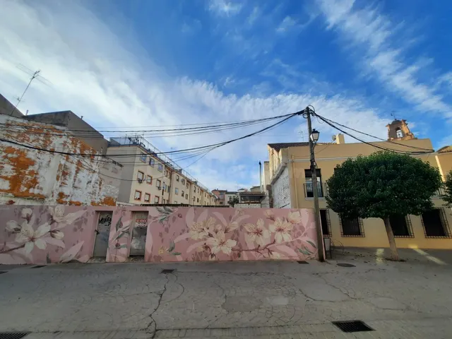 Solar junto al castillo de Almansa — 2