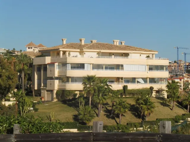 Espectacular apartamento de 3 dormitorios en primera línea de playa — 9
