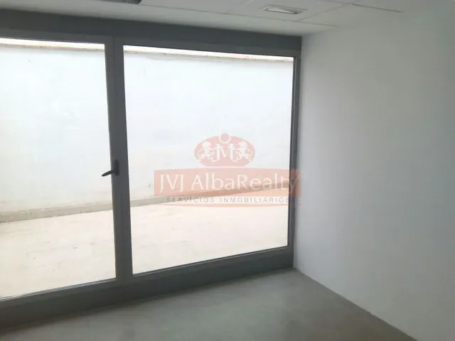 SE ALQUILA ENTREPLANTA EXCELENTE ESTADO DIAFANA 60m. PREPARA - foto 2