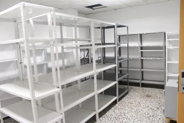 Venta de amplio LOCAL COMERCIAL en Gandia — 7