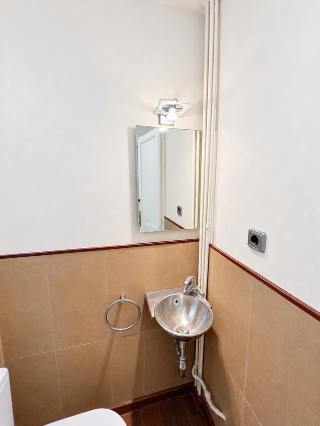 Oficina de 184 m2 con carácter y mucha luz en Passeig de Gràcia — 10