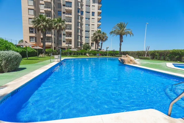 Apartamento 3 habitaciones en venta - puerto deportivo — 28