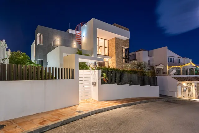 Chalet 3 habitaciones 486m² en venta - Riviera del sol — 45