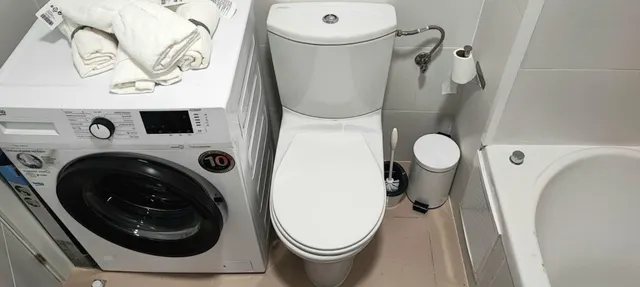 *OPORTUNIDAD DE INVERSIÓN EN TORREQUEBRADA: ESTUDIO CON VISTAS Y PISCINA — 12