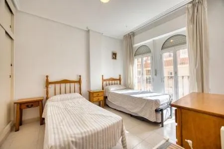 Apartamento de 2 dormitorios a 50 metros del mar en Acequión, Torrevieja — 8