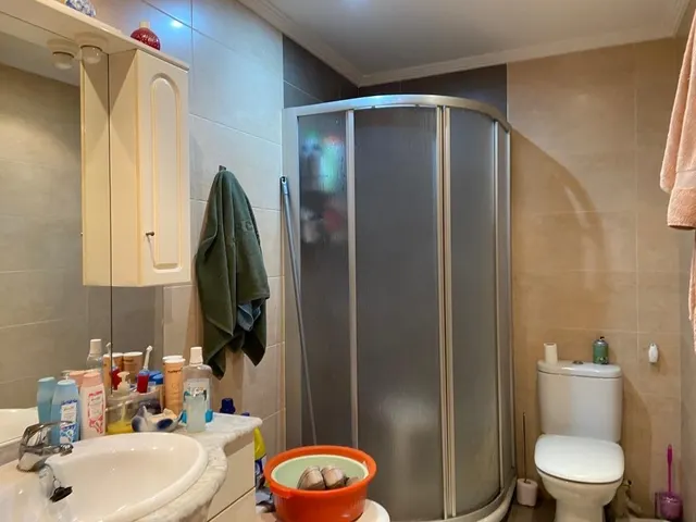 SE VENDE AMPLIO DÚPLEX EN EL CENTRO. COCINA, SALÓN, 3 HAB., 2 BAÑOS, TERRAZAS Y TRASTERO. — 13