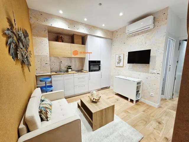 APARTAMENTO REFORMADO Y AMUEBLADO EN EL CORAZÓN DE MALASAÑA