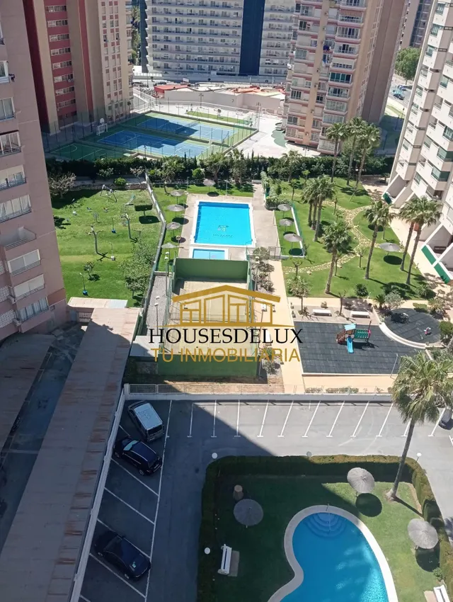Piso de 60 m2 Reformado en Planta 11 • Rincón de Loix Bajo | - foto 3