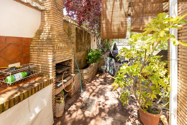 Chalet independiente con piscina privada en Barrio de Monachil – Vistas espectaculares y gran parcela. — 10