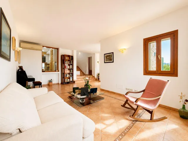 Chalet de ensueño con piscina y vistas a la Serra de Tramuntana en Alaró, Mallorca — 10