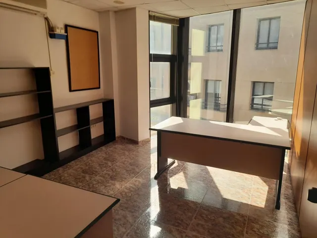 OPORTUNIDAD ESPECTACULAR LOCAL DE OFICINAS EN LA ZONA MAS CENTRICA DE MORA D´EBRE — 13