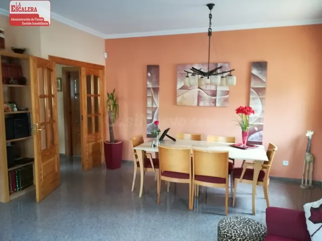 MAGNIFICO CHALET A LA VENTA, ENTORNO PRIVILEGIADO — 4