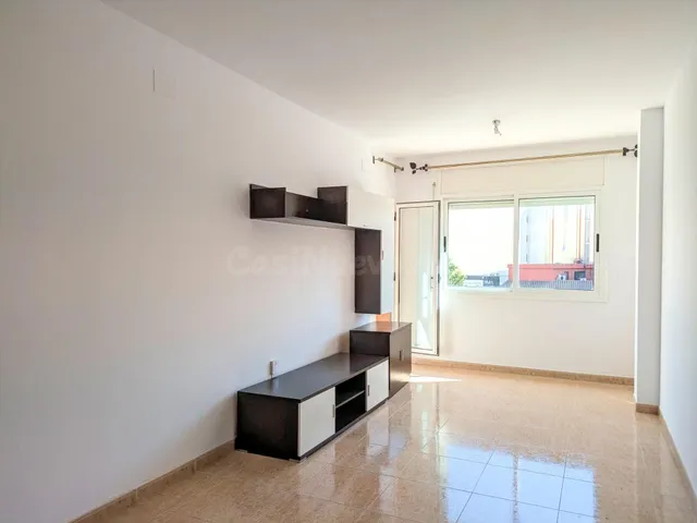 PISO 3 habitaciones ZONA XIRIBECS EN AMPOSTA - foto 3