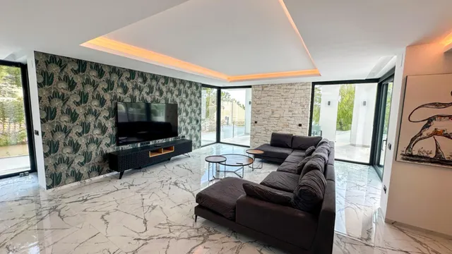 Villa 4 habitaciones 527m² en venta - Villamartin — 37
