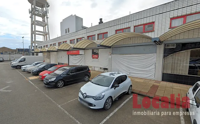 ¡Futuro exitoso! Local Comercial en Torrelavega. - foto 5