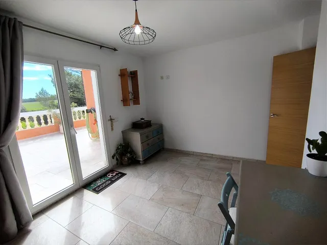 Precioso chalé unifamiliar aislado con piscina y amplio garaje — 32