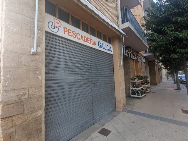 Local acondicionado como pescadería a la venta en Estella — 2