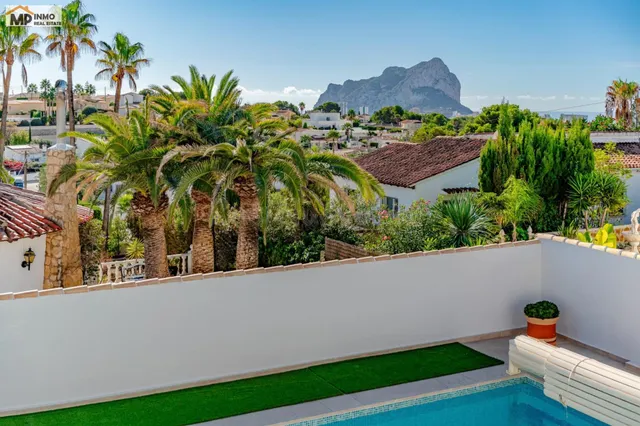 Villa moderna con apartamento de invitados y vistas al Peñón - foto 2