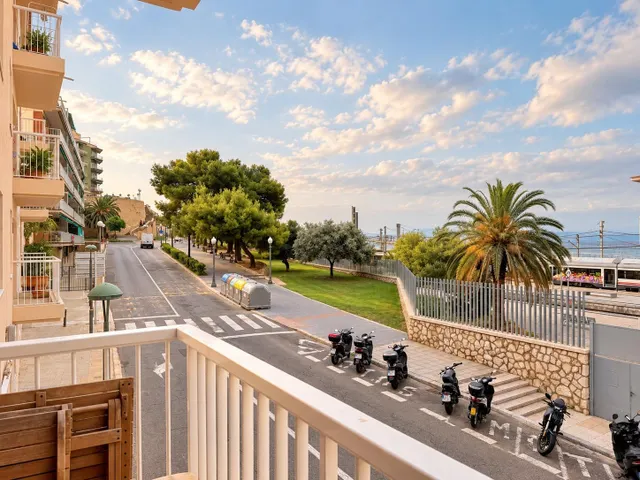 Piso de 150 m2 construidos con 5 habitaciones y parking – Tarragona — 6