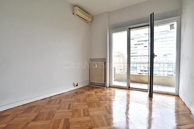 SE ALQUILA OFICINA DE 12M2 EN PLENO PASEO DE LA CASTELLANA - foto 2