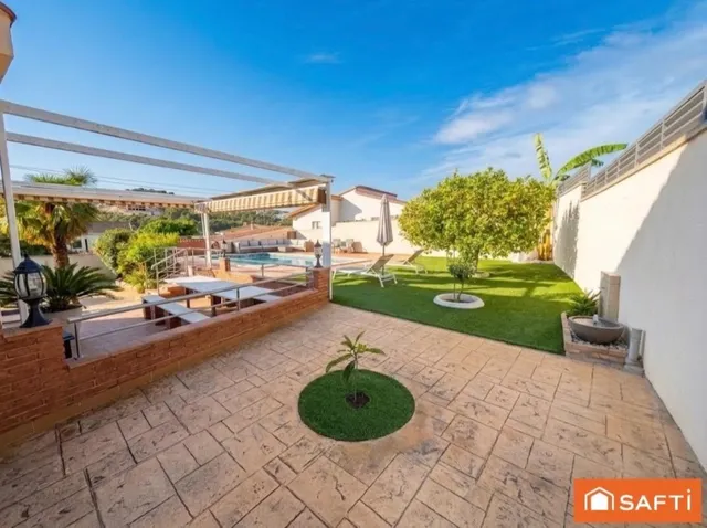 EXCLUSIVA VIVIENDA CON PISCINA Y JARDÍN A UN PASO DE SITGES. - foto 4