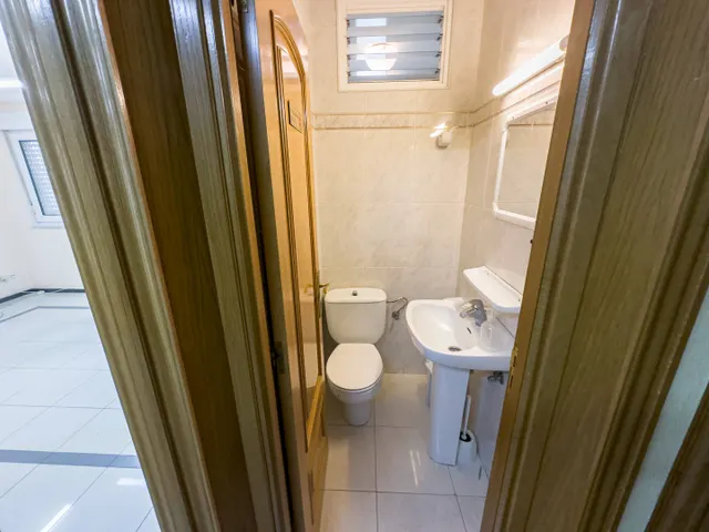 Primera Planta en Venta en Calle de la Reina — 7