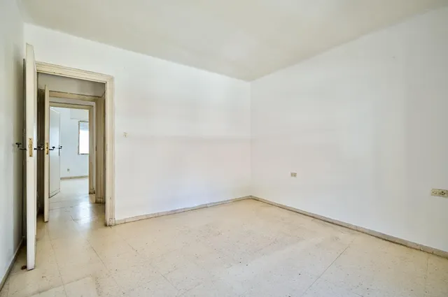 Piso en calle Tornería junto a Hotel María Luisa — 27
