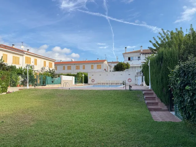 Magnífica casa adosada de 3 habitaciones, jardin privado de 30m2 y con piscina comunitaria — 14