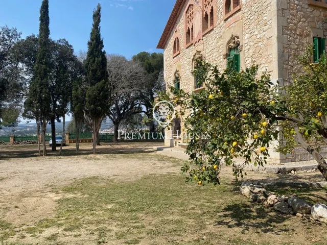 Masía historica con 16 ha de terreno a la venta en Sant Pere - foto 4
