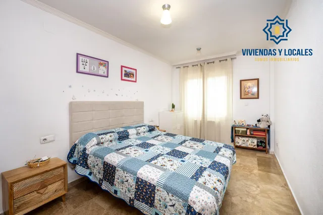 Piso de dos dormitorios en Sanders, en urbanización privada con piscina, pistas de padel, plaza de garaje y trastero — 11