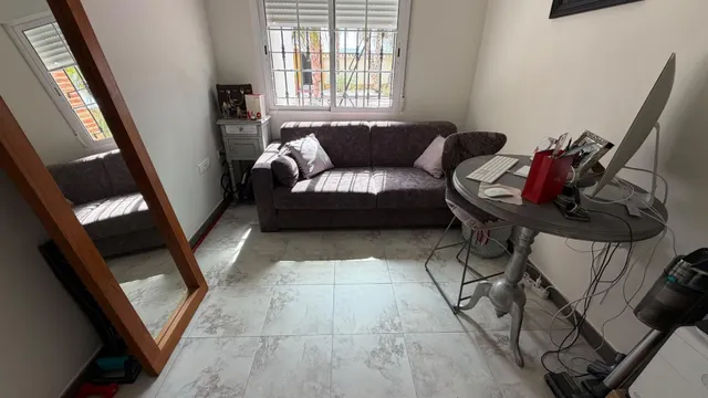 VILLA DE 4 DORMITORIOS Y 3 BAÑOS. PARCELA DE 1.850 M2. CON PISCINA CLIMATIZADA Y CASA DE INVITADOS INDEPENDIENTE EN CATRAL. — 40