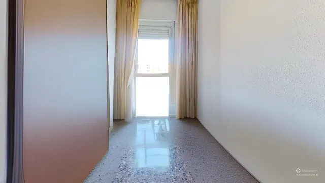 EXCELENTE ZONA, PISO TOTALMENTE EXTERIOR CON LA MEJOR ORIENTACION- ESTE, MUY LUMINOSO, 7º PISO, BUENA FINCA CARAVISTA. — 45